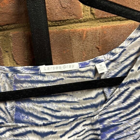 Larsen Gray Women’s Blue Animal Print Bell Sleeve Tunic Size Medium - Picture 6 of 8